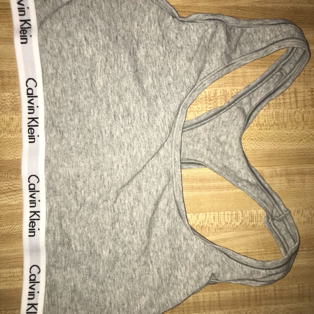 CALVIN KLEIN SPORTS BRA